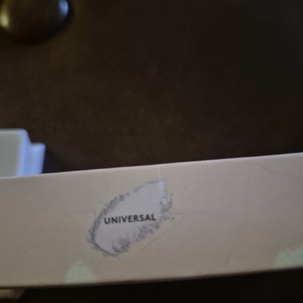 Fenty Beauty Invisimatte Blotting Powder Universal - Picture 7 of 7